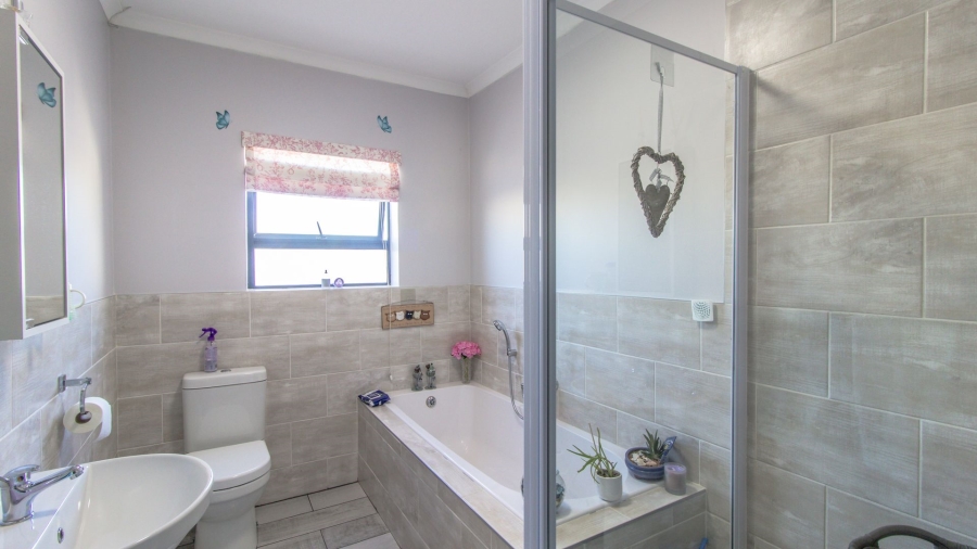 3 Bedroom Property for Sale in Golden Mile Western Cape
